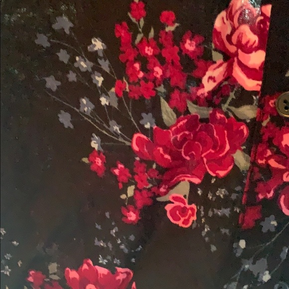 Floral button up - Picture 2 of 2